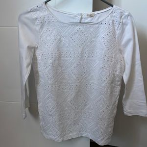 Beautiful 3/4 sleeves eyelet top with buttons on the back